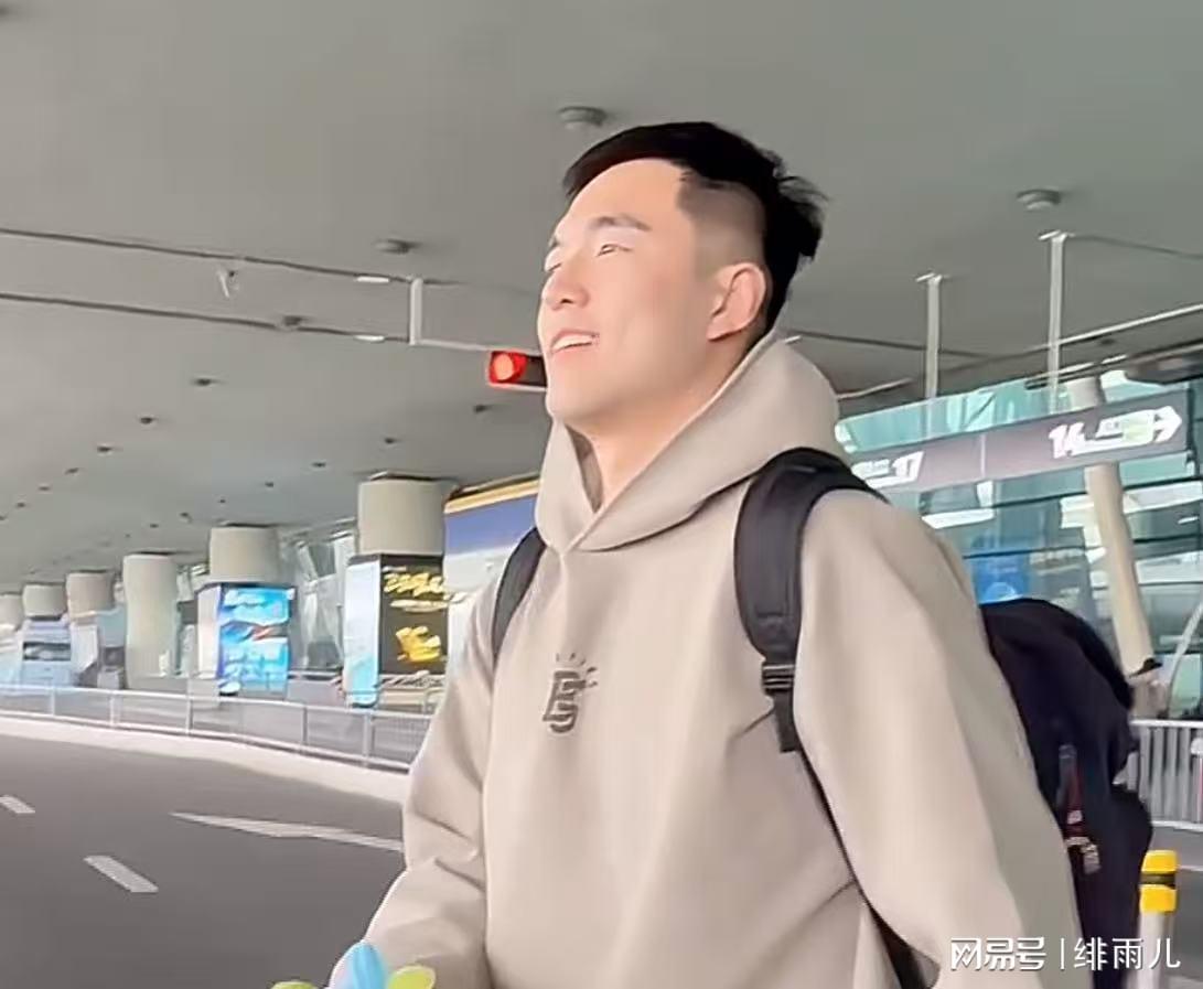爱游戏官方入口-两连败后!广东队变阵,杜锋召回张文逸,挤走徐杰,取代陈家政!